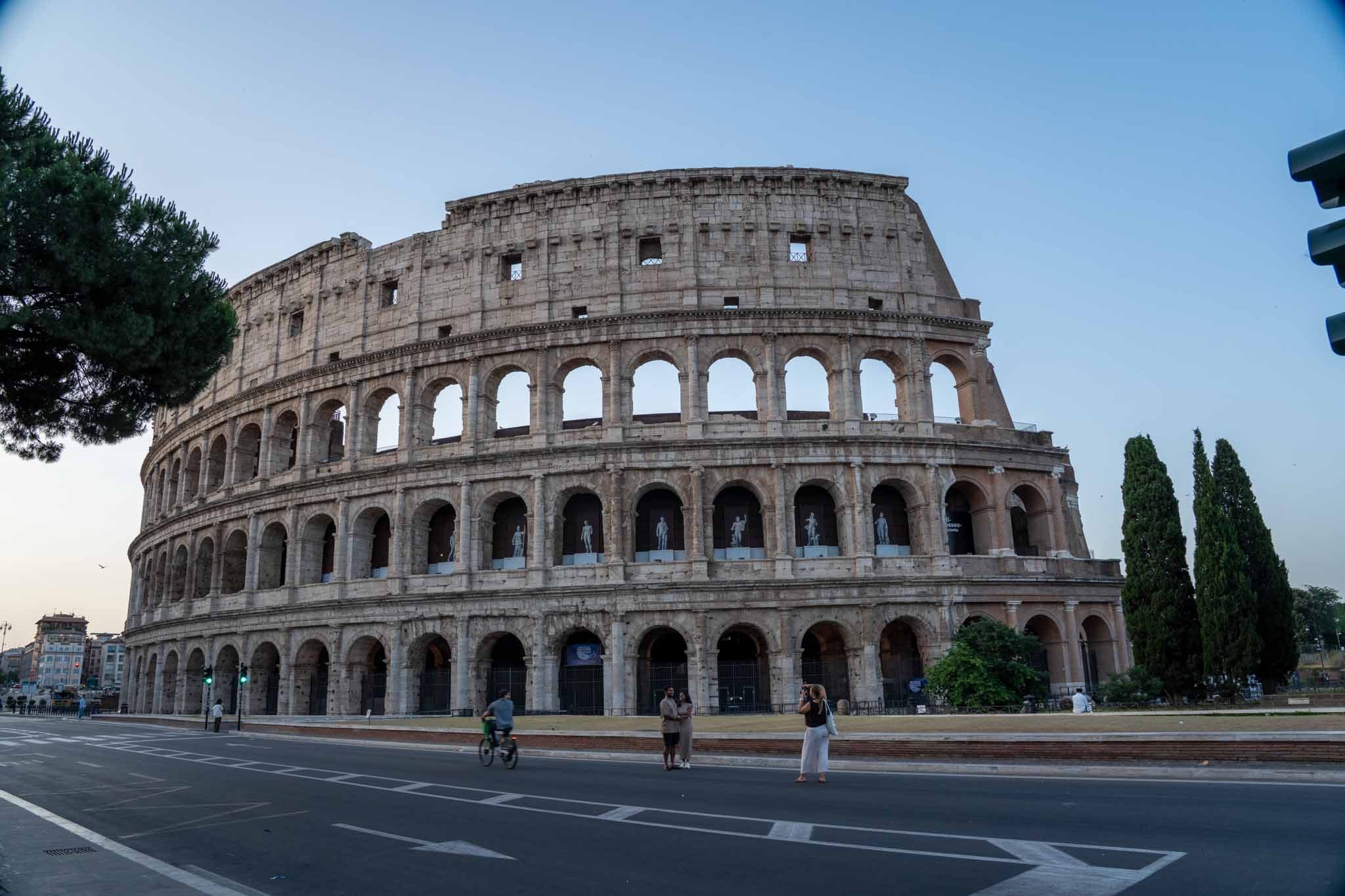 EC商品画像の白抜き加工、外注相場はいくら？コストを抑える方法も解説